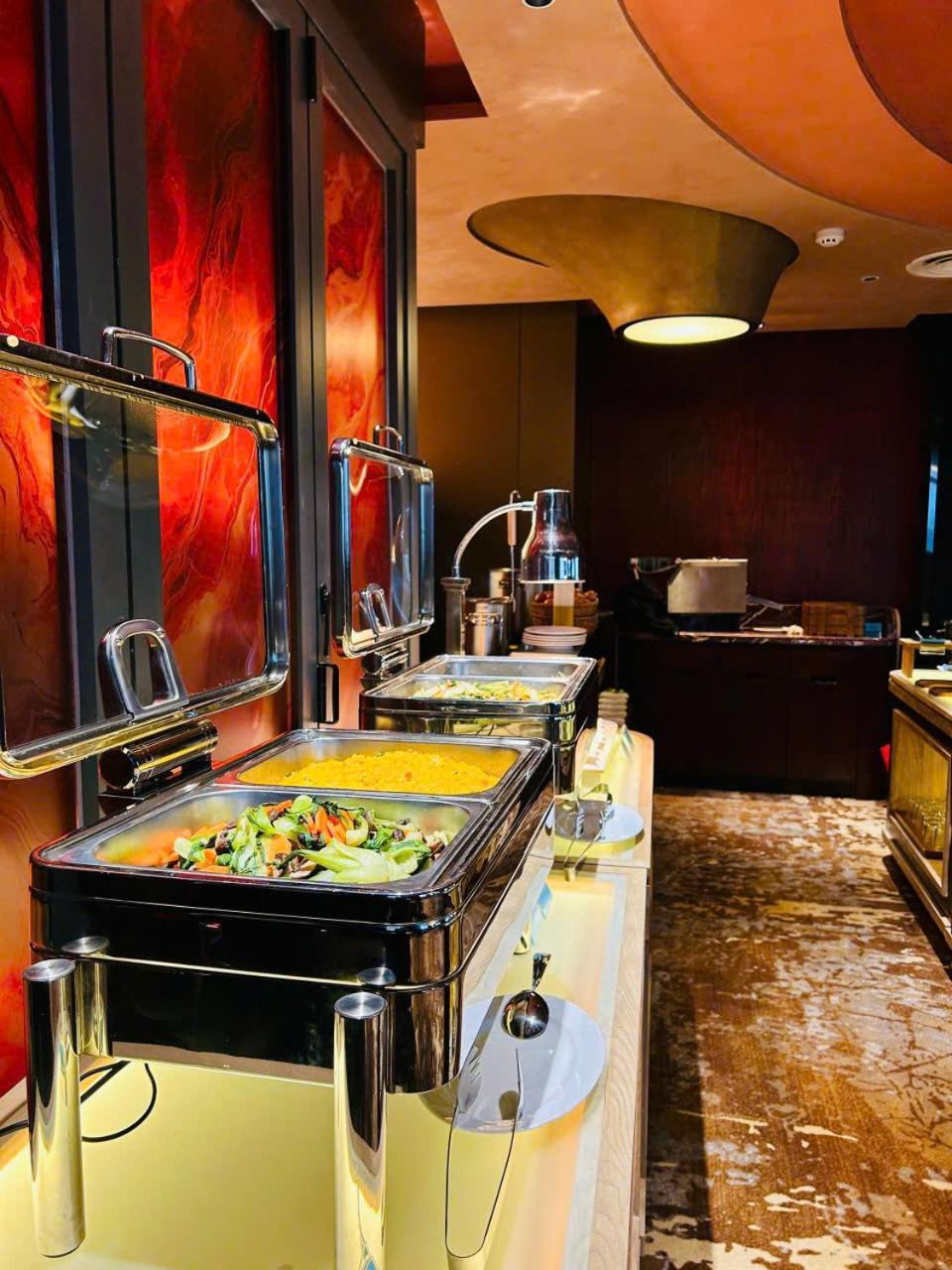 Kin Hotel Ly Tu Trong Хошимин Экстерьер фото
