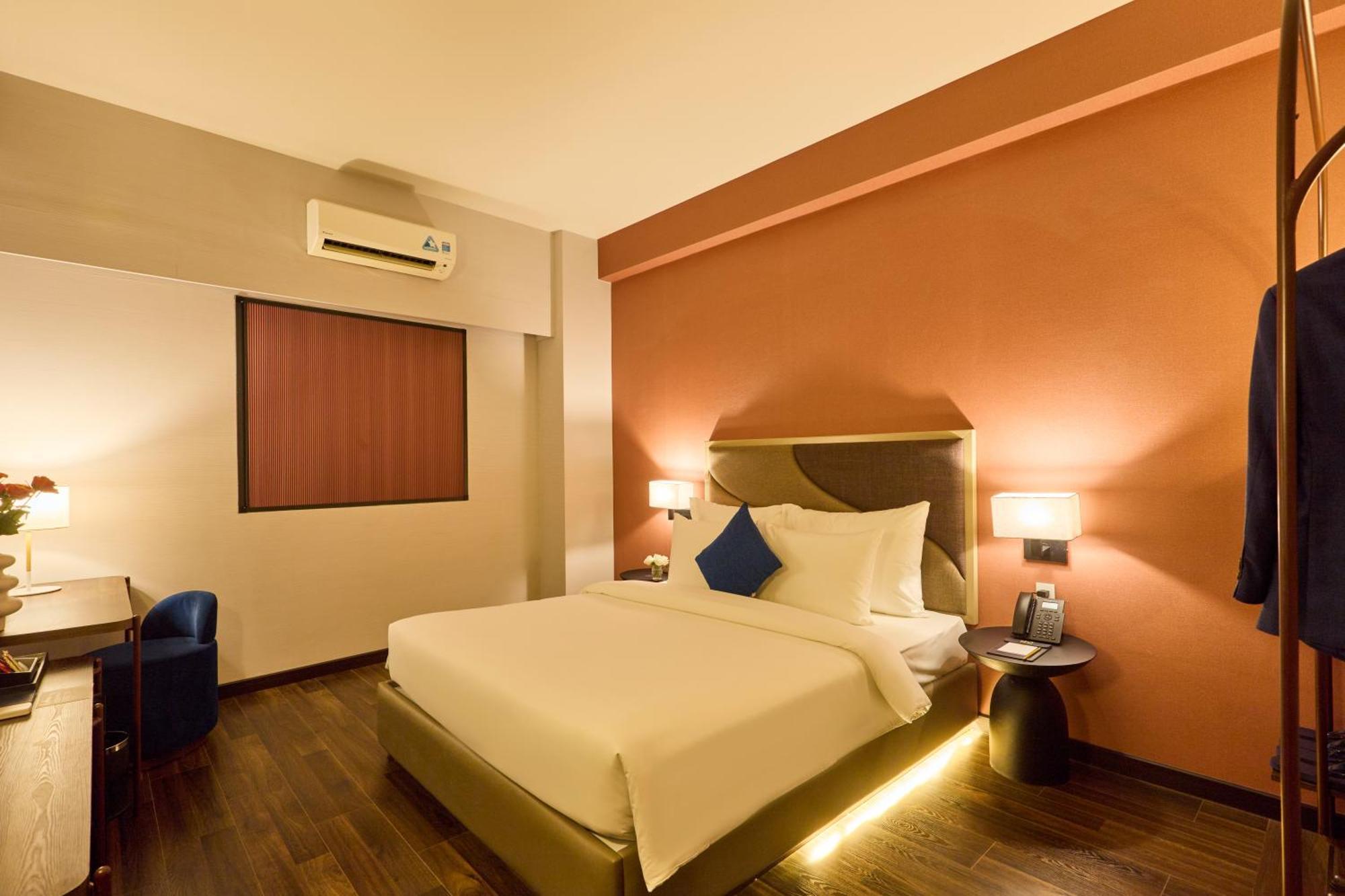 Kin Hotel Ly Tu Trong Хошимин Экстерьер фото