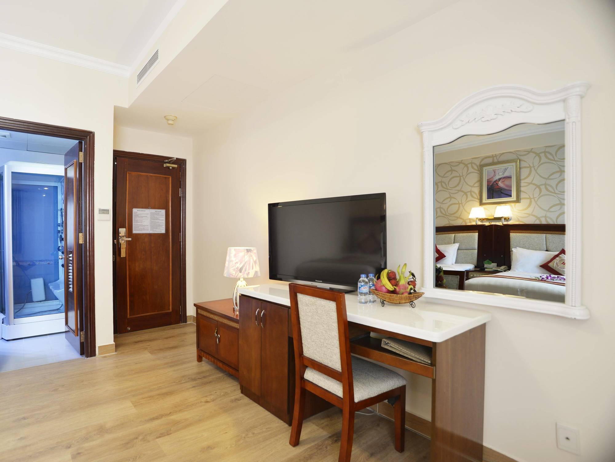 Kin Hotel Ly Tu Trong Хошимин Экстерьер фото